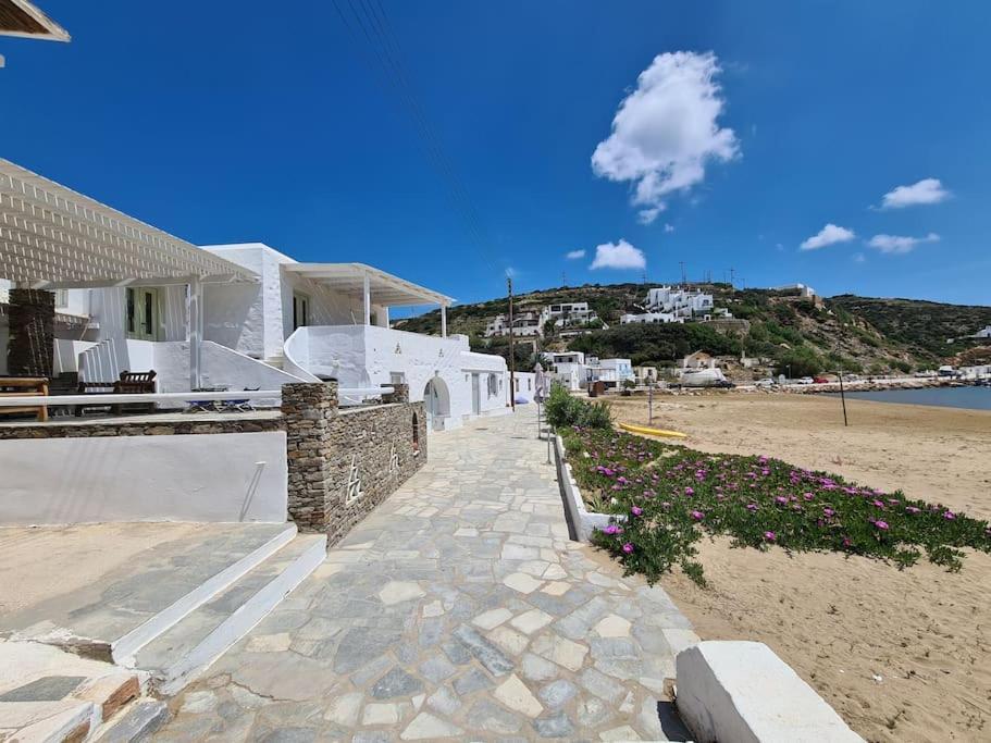 Beautiful Seaside House On The Platis Gialos (Sifnos)