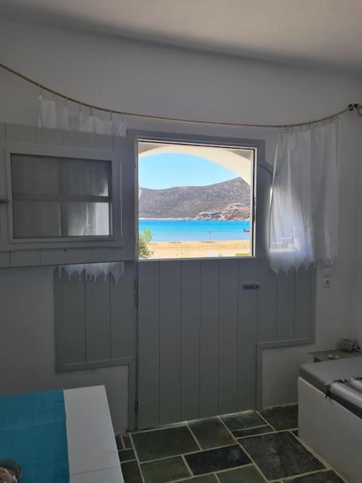 Beautiful Seaside House On The Platis Gialos (Sifnos)