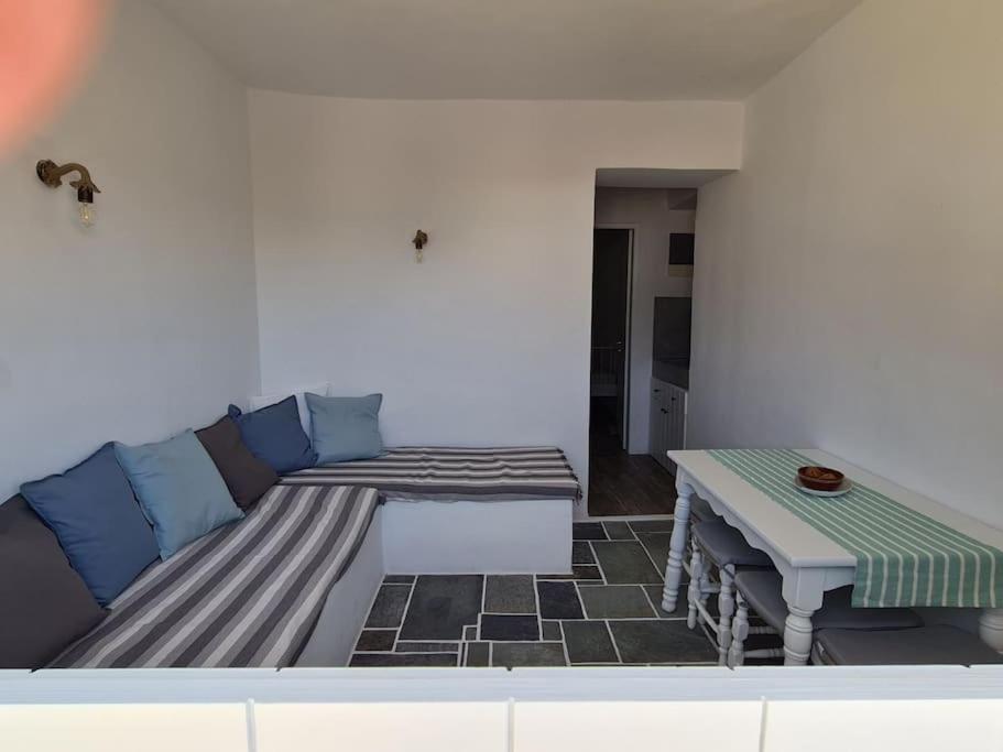 Beautiful Seaside House On The Platis Gialos (Sifnos)